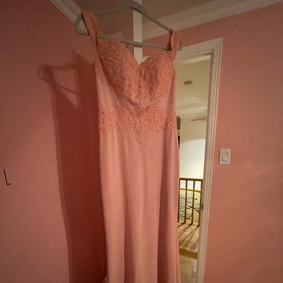 Floor length blush pink dress, only worn once! Size 10 - Picture 2 of 3